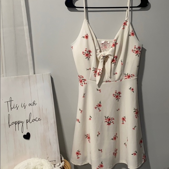 Xhilaration Dresses & Skirts - ☑️ 2/$12 Floral dress